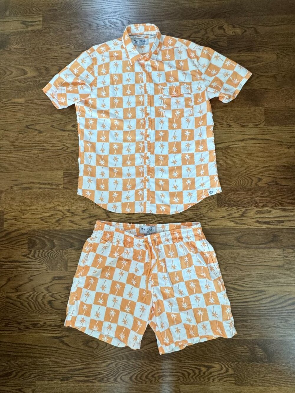 Beach orange/white palm tree ensemble for men by Free Planet